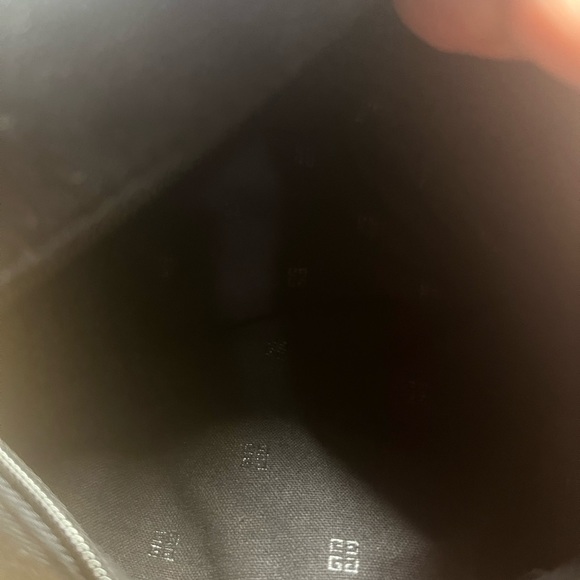 Givenchy handcarry bag - Picture 5 of 7